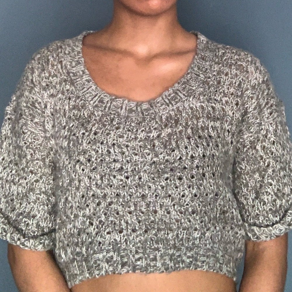 Knit crop top with cuffed sleeves